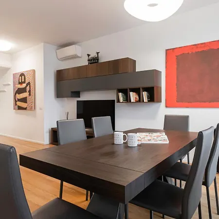 Italianway - Corso Xxii Marzo 4 * Milan