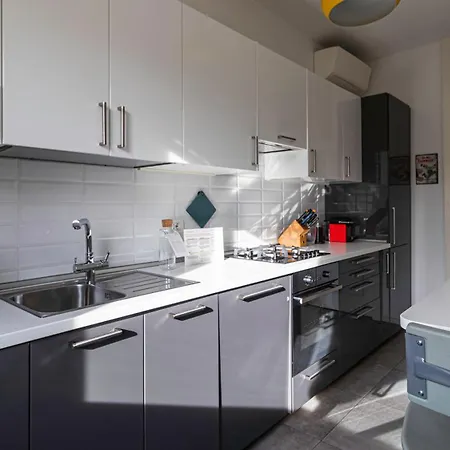 Italianway - Corso Xxii Marzo 4 * Milan